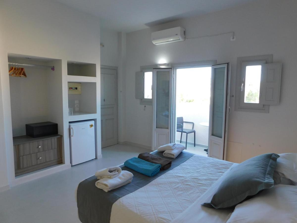 One And Only Beachfront Rooms Perissa  Exterior foto
